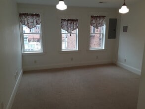 2207 Market St in Wheeling, WV - Foto de edificio - Building Photo