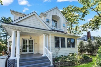 15 14th St in Bayville, NY - Building Photo - Building Photo