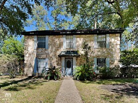 15110 Gladebrook Dr in Houston, TX - Building Photo
