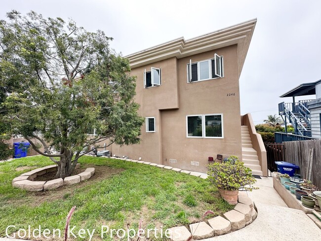 property at 2246 Cambridge Ave