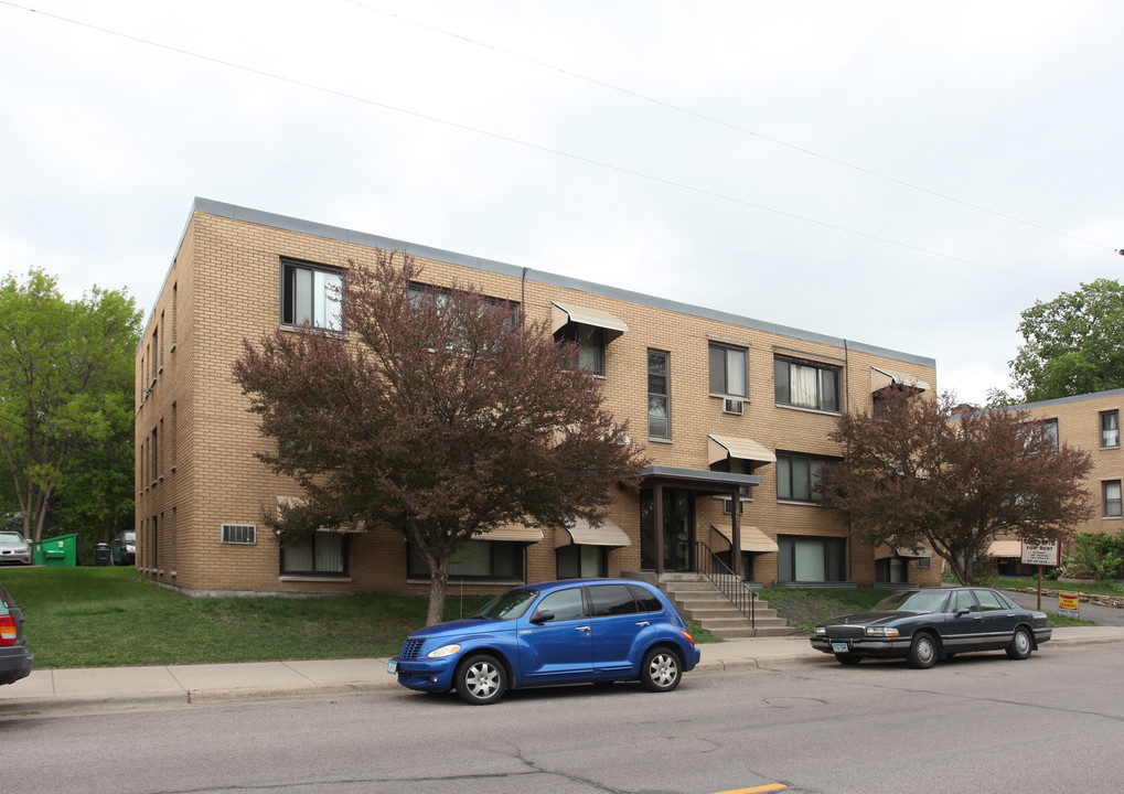 1409 Como Ave SE in Minneapolis, MN - Foto de edificio