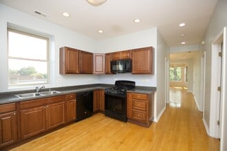 2537 N Kildare Ave, Unit 3 in Chicago, IL - Building Photo - Building Photo