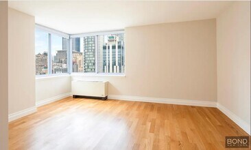776 Sixth Avenue in New York, NY - Building Photo - Building Photo