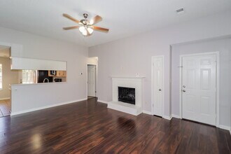 7890 Hunter's Crossing in Memphis, TN - Foto de edificio - Building Photo