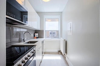 Raglan Gardens in Toronto, ON - Building Photo - Building Photo