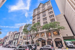 70 E Walton St in Chicago, IL - Building Photo