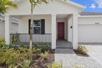 6616 Cloverdale Ave in Port St. Lucie, FL - Building Photo - Building Photo