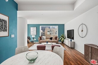 6250 Hollywood Blvd in Los Angeles, CA - Foto de edificio - Building Photo