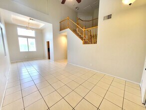 9318 Spellman Ct in Las Vegas, NV - Building Photo - Building Photo