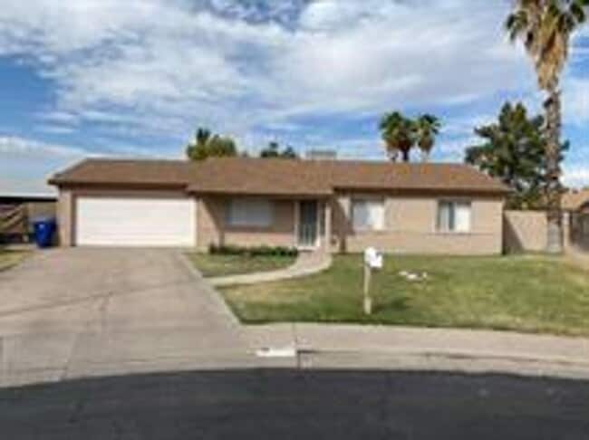 1020 S Cochise Cir in Mesa, AZ - Building Photo - Building Photo