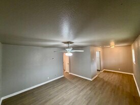 328 Altitude Dr, Unit 6 in San Antonio, TX - Building Photo