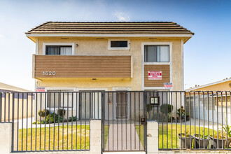 1620 W 209th St in Torrance, CA - Building Photo - Building Photo