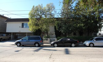 5555 Klump Ave in North Hollywood, CA - Building Photo