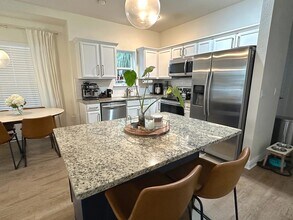 1736 W Walnut St in Tampa, FL - Foto de edificio - Building Photo