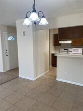 17401 Red Oak Dr in Houston, TX - Building Photo - Building Photo