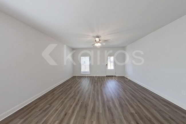 8025 Hendrick Dr in Baton Rouge, LA - Building Photo - Building Photo