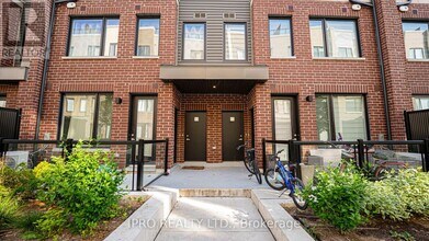 3415 Ridgeway Dr in Mississauga, ON - Building Photo - Building Photo