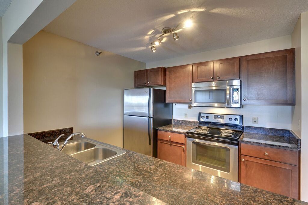 City Gables in Lauderdale, MN - Building Photo