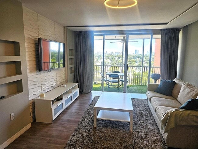 1780 NE 191st St, Unit 6082 in Miami, FL - Foto de edificio - Building Photo