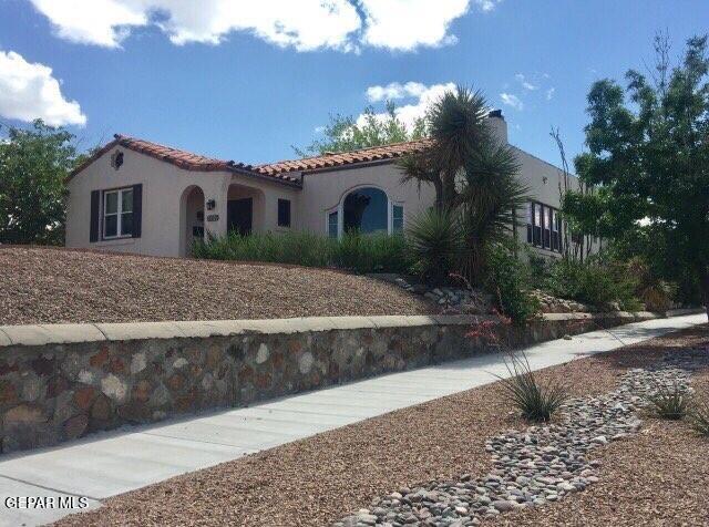 property at 3921 Pershing Dr