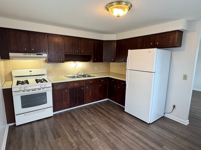 property at 642 W Main St