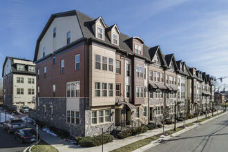 Carver Place in Arlington, VA - Foto de edificio - Building Photo