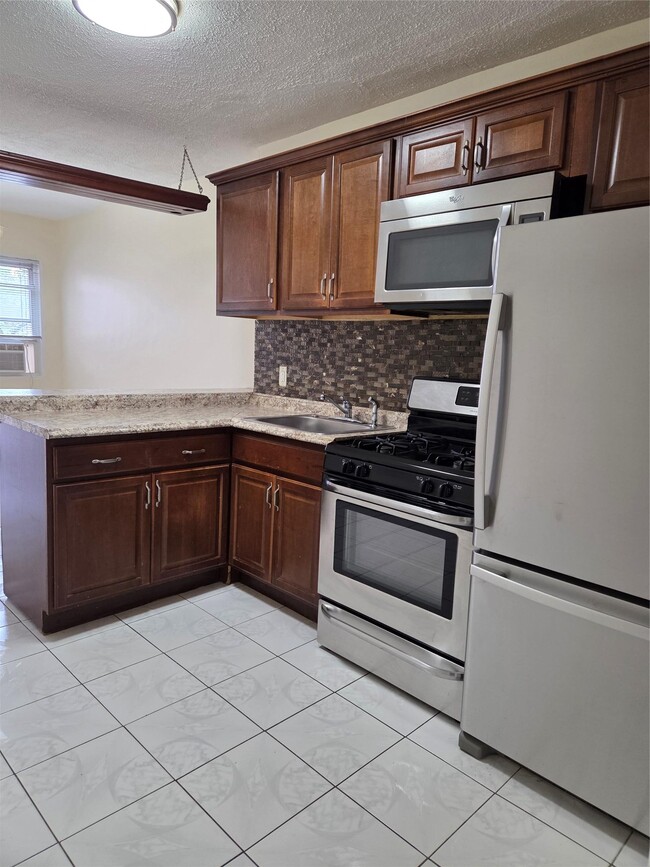 1628 Allerton Ave in Bronx, NY - Building Photo - Building Photo