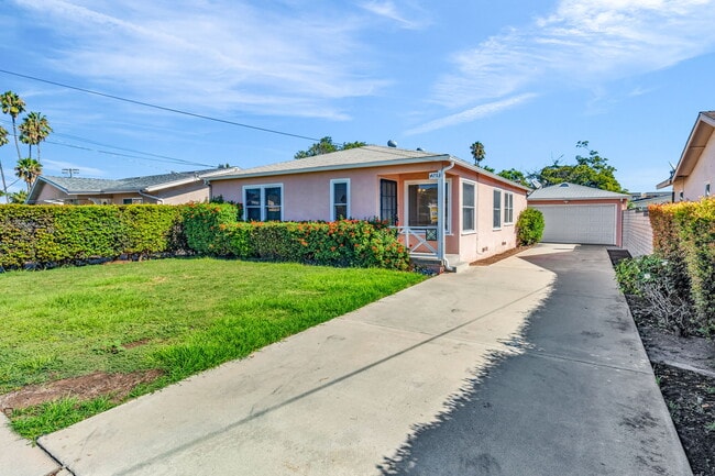 4749 Choctaw Dr in San Diego, CA - Building Photo - Building Photo