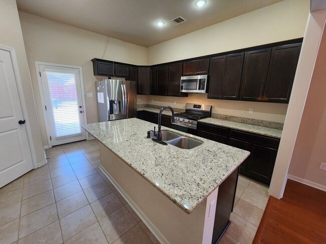 16529 Gallion Dr in Prairieville, LA - Building Photo - Building Photo