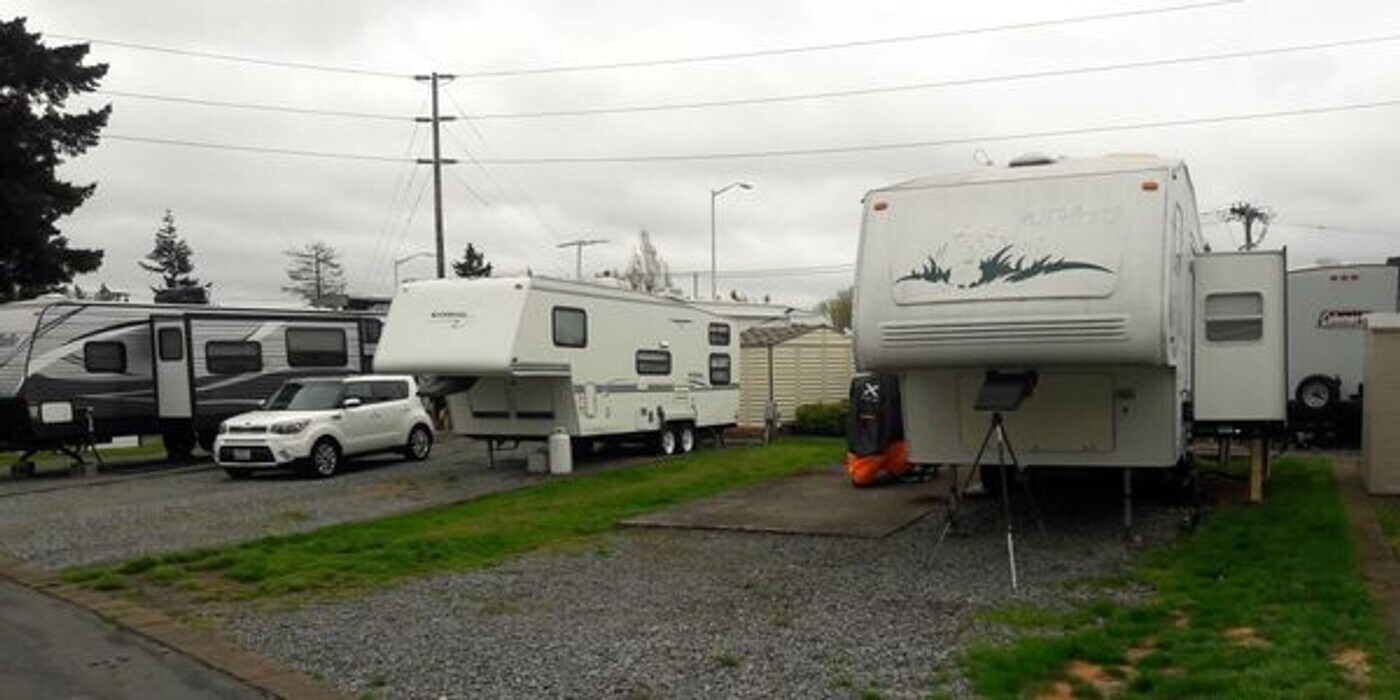 23858 Pacific Hwy S in Kent, WA - Building Photo