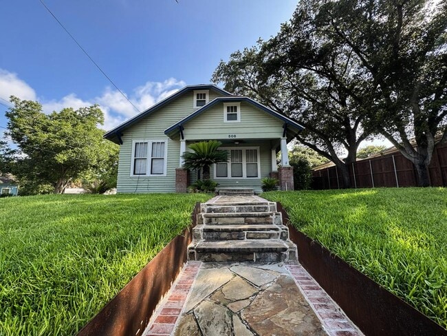 508 W Forrest St in Victoria, TX - Building Photo - Building Photo