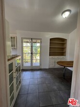 476 Landfair Ave in Los Angeles, CA - Building Photo - Building Photo