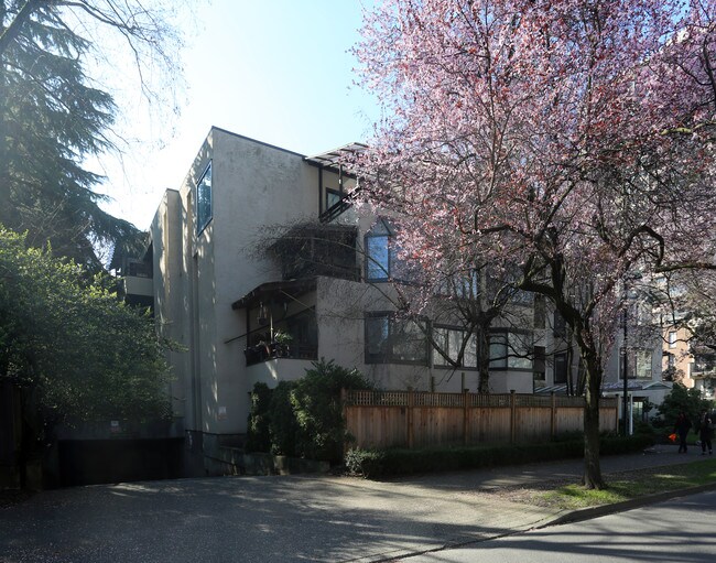 1690 Nelson St in Vancouver, BC - Building Photo - Building Photo