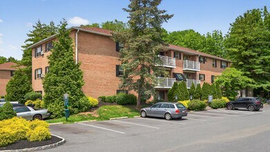 Waters Edge Apartments in Bethlehem, PA - Building Photo - Building Photo