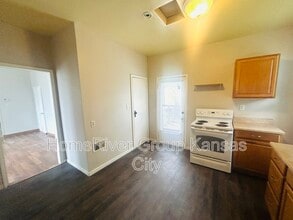1710 5th Ave in St. Joseph, MO - Building Photo - Building Photo