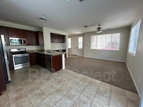 1208 Impressionist Loop in Roseville, CA - Building Photo - Building Photo