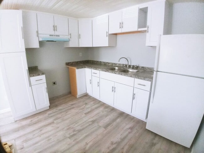 property at 1822 E Portland St