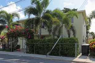 410 N Tamarind Ave in West Palm Beach, FL - Building Photo