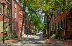 property at 325 S Juniper St