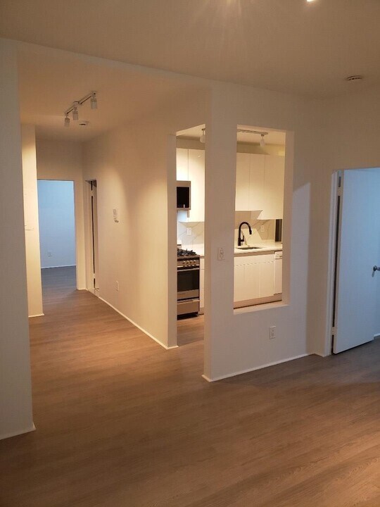 135 Van Wagenen Ave in Jersey City, NJ - Building Photo