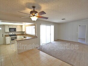 8445 N 47th Dr in Glendale, AZ - Building Photo - Building Photo