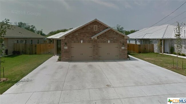 245 Anne Louise Dr in New Braunfels, TX - Foto de edificio - Building Photo