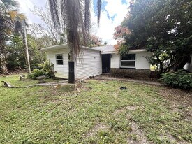 2328 Stillwater Ave in Apopka, FL - Building Photo