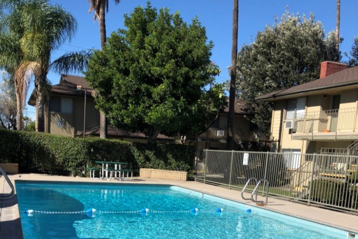 Park Village Apartments in Buena Park, CA - Foto de edificio