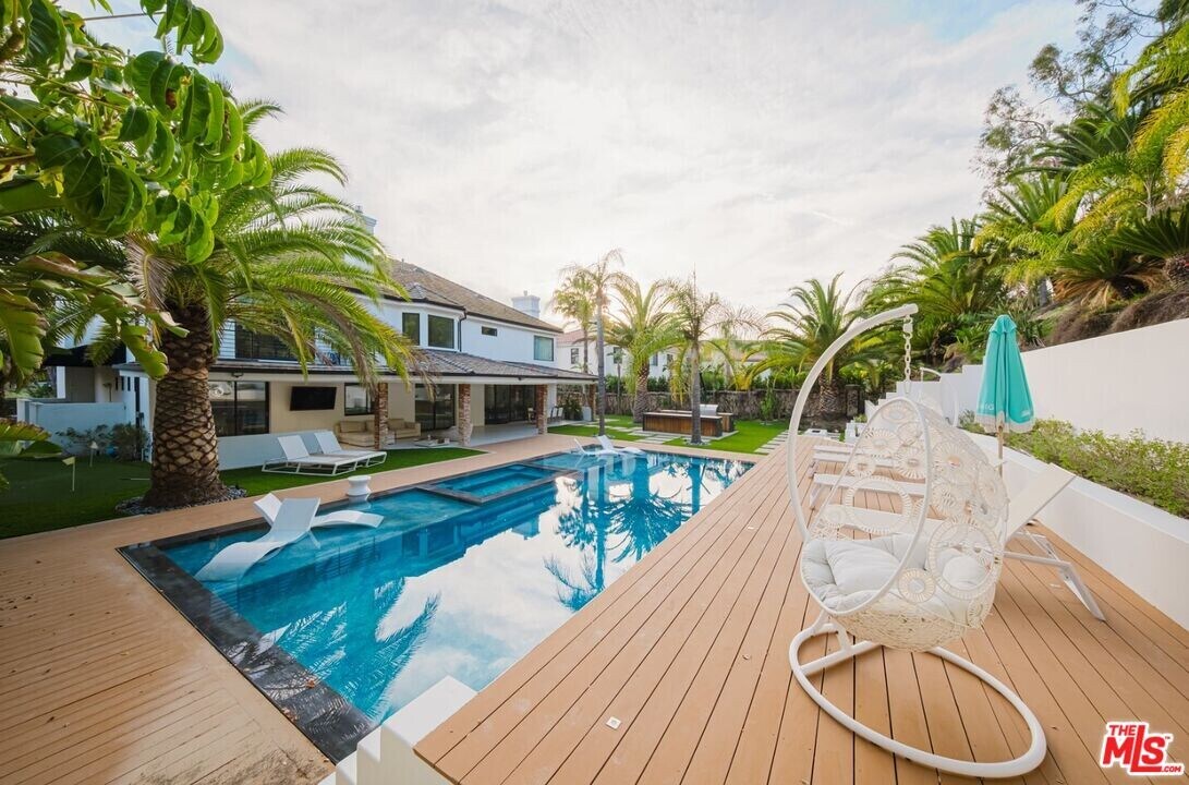 25879 Chalmers Pl in Calabasas, CA - Building Photo