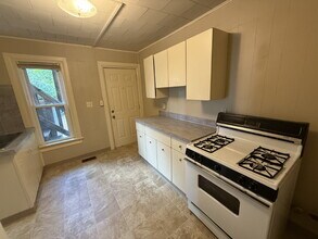 919 5th St NW in Grand Rapids, MI - Foto de edificio - Building Photo