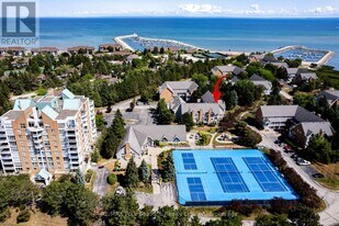 22 Rambling Way in Collingwood, ON - Building Photo