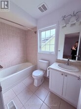 21 Village Gate Dr in Wasaga Beach, ON - Building Photo - Building Photo