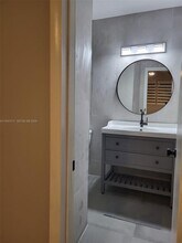 1050 NE 82nd St in Miami, FL - Foto de edificio - Building Photo