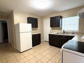 5165 Gwynne Ave in Orlando, FL - Building Photo - Building Photo